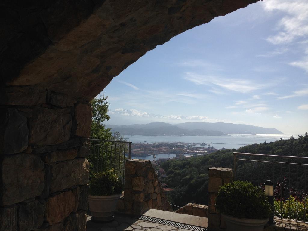 Arianna Hill House Bed & Breakfast La Spezia Exterior photo